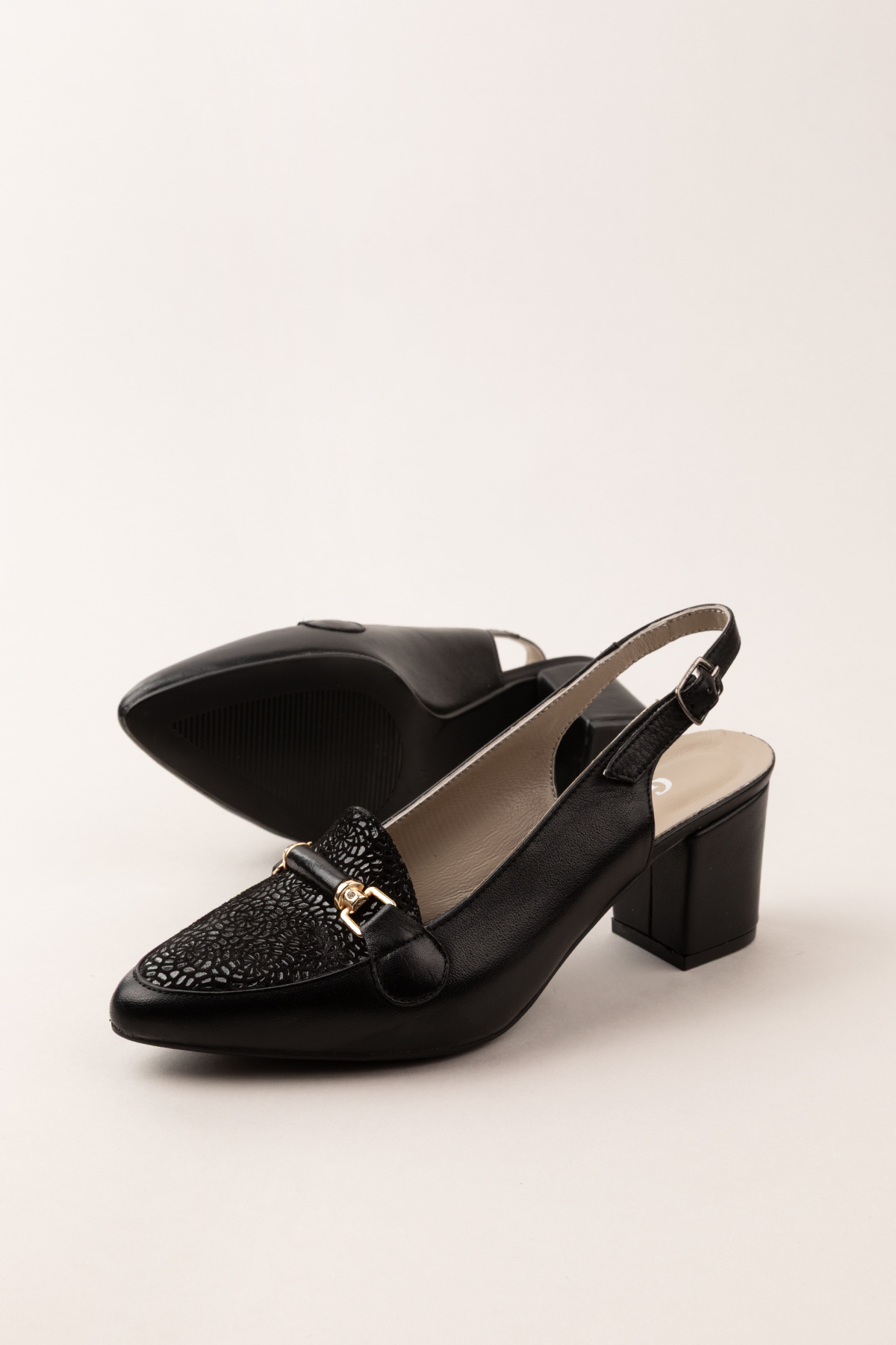 Gondol Kadın Hakiki Deri Şık Toka Detaylı Sivri Burunlu Topuklu Ayakkabı vdt.233 - Görsel 4