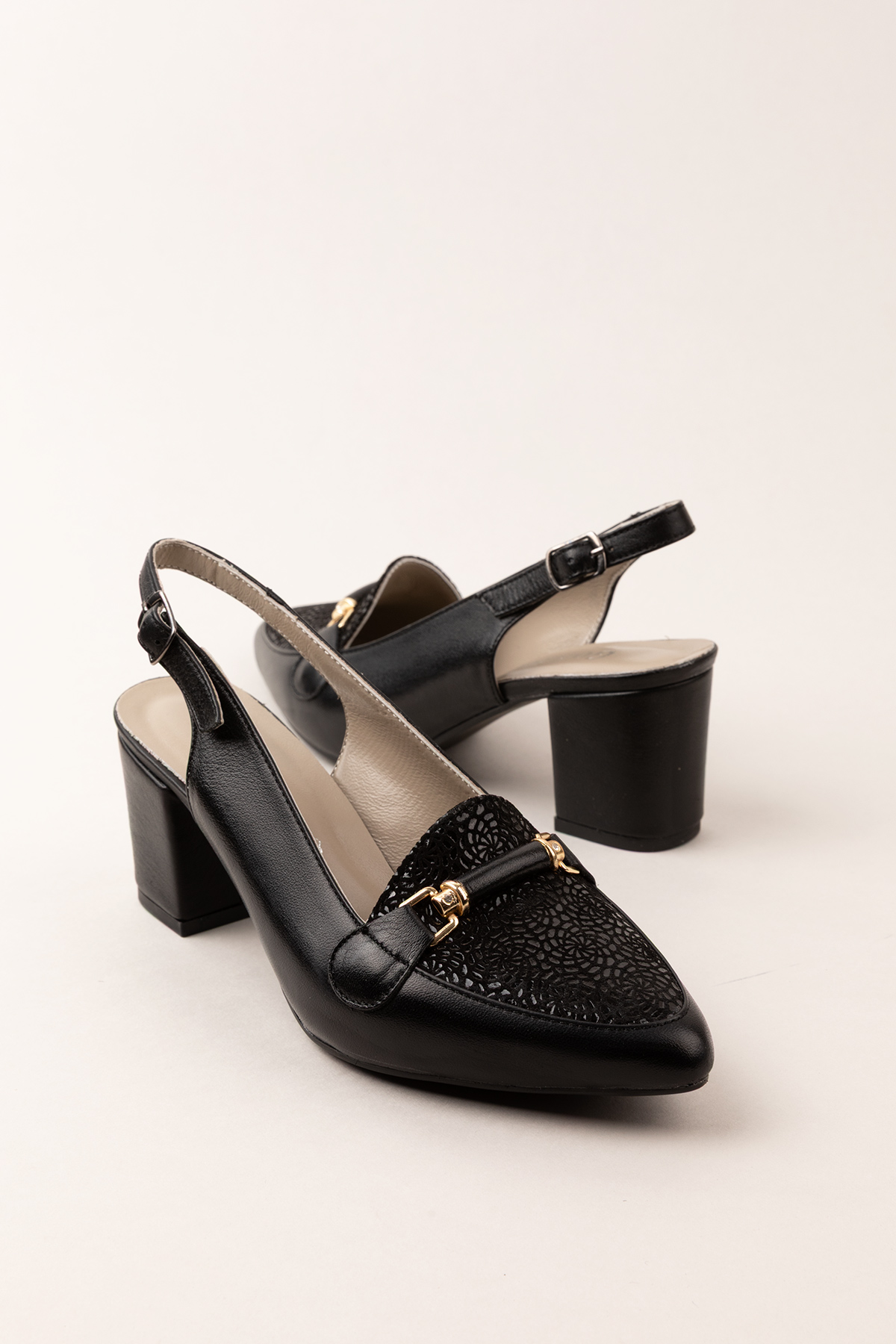 Gondol Kadın Hakiki Deri Şık Toka Detaylı Sivri Burunlu Topuklu Ayakkabı vdt.233 - Görsel 5