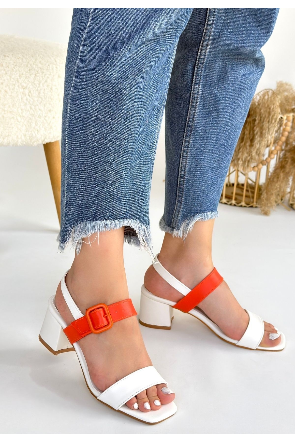 Beyaz Turuncu Kadın Topuklu Sandalet - Görsel 4