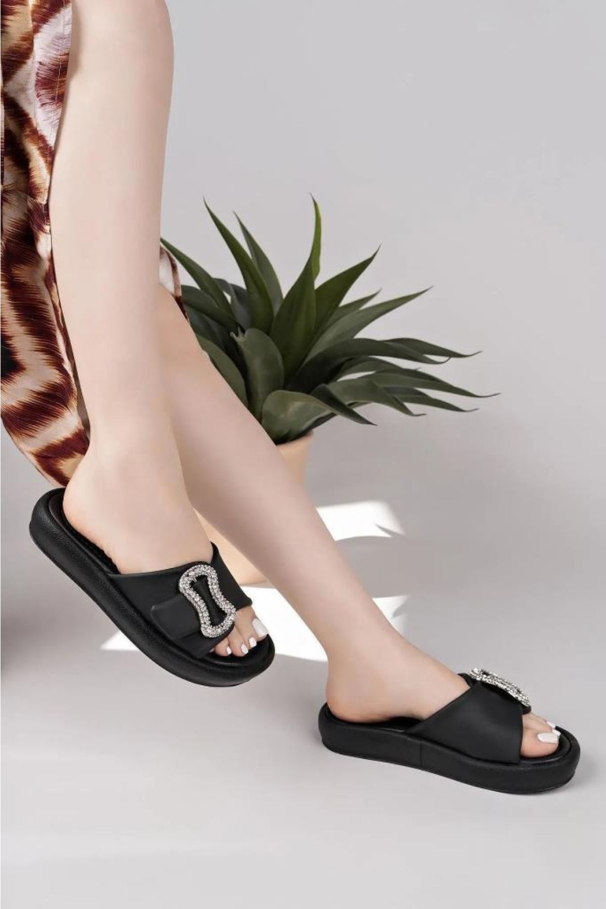 Dvmd 03178 Ortopedik Kadın Tokalı Terlik - Görsel 3