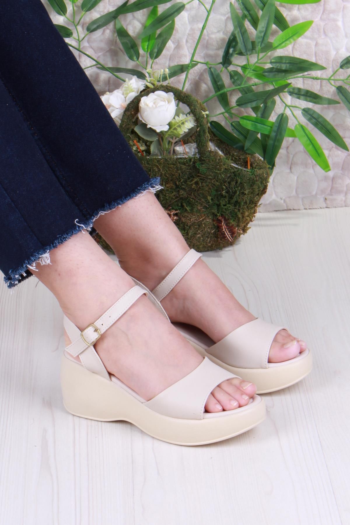 35400 Fancy Anatomik Rahat Toka Detaylı Dolgu Taban Kadın Sandalet - Görsel 2