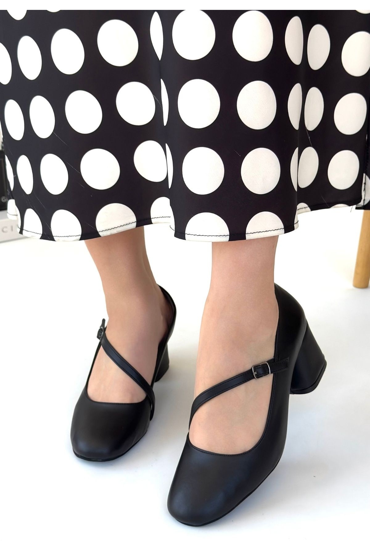 Siyah Kadın Klasik Topuklu Ayakkabı - Görsel 4