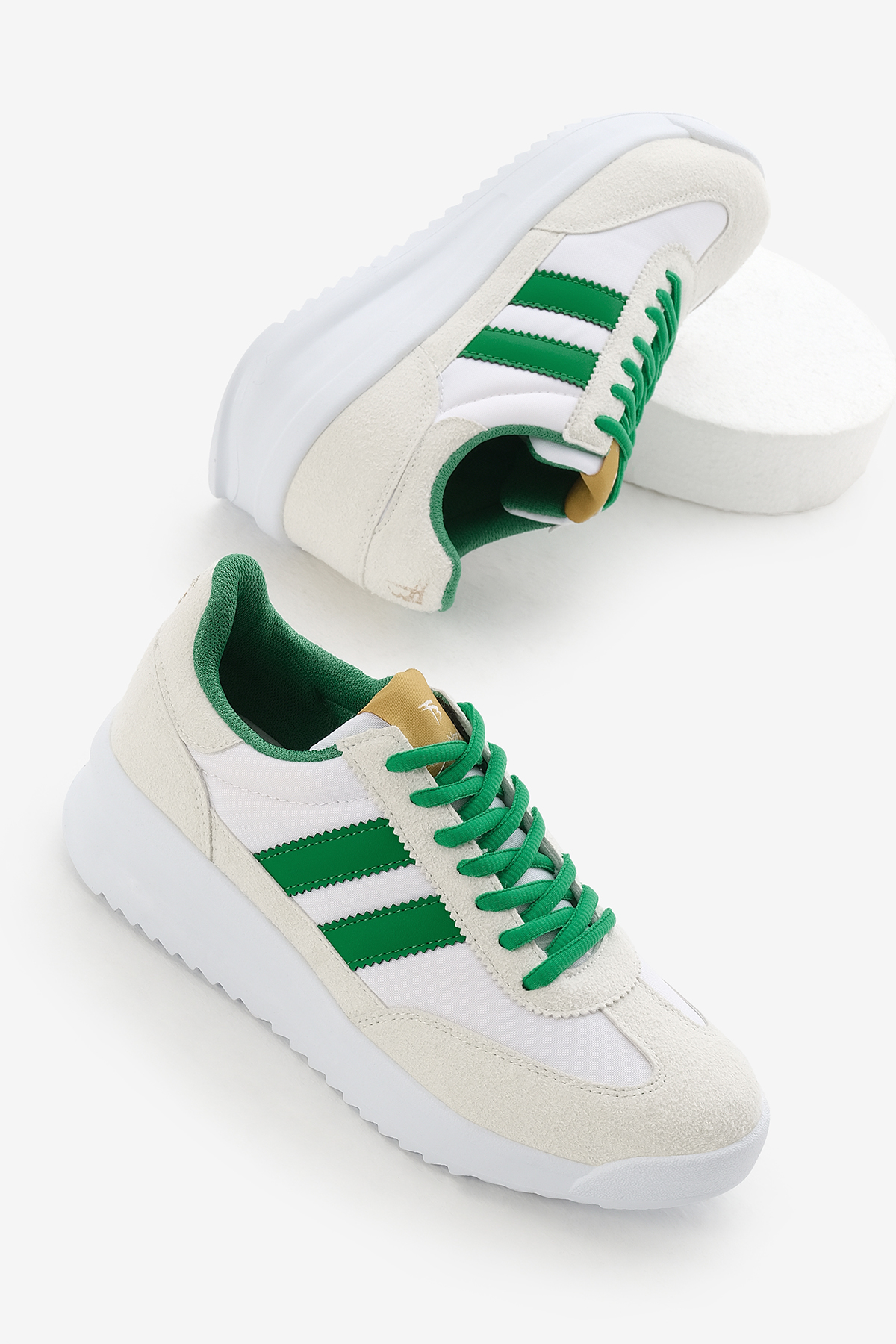 Unisex Beyaz Yeşil Termo Taban Çift Şeritli Bağcıklı Spor Ayakkabı - Görsel 2