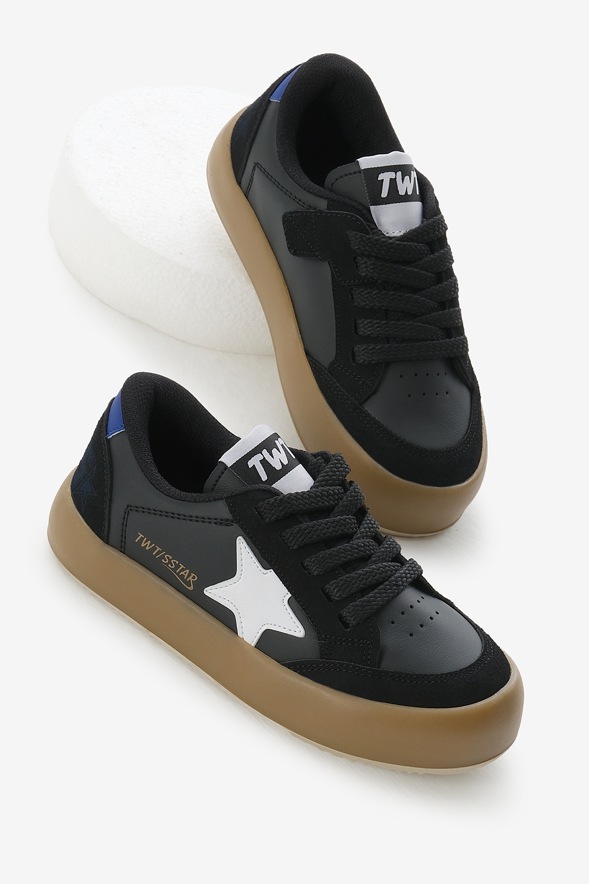 Çocuk Unisex Siyah Beyaz Termo Taban Yıldız Detaylı Bağcıklı ve Cırtlı Spor Ayakkabı - Görsel 2