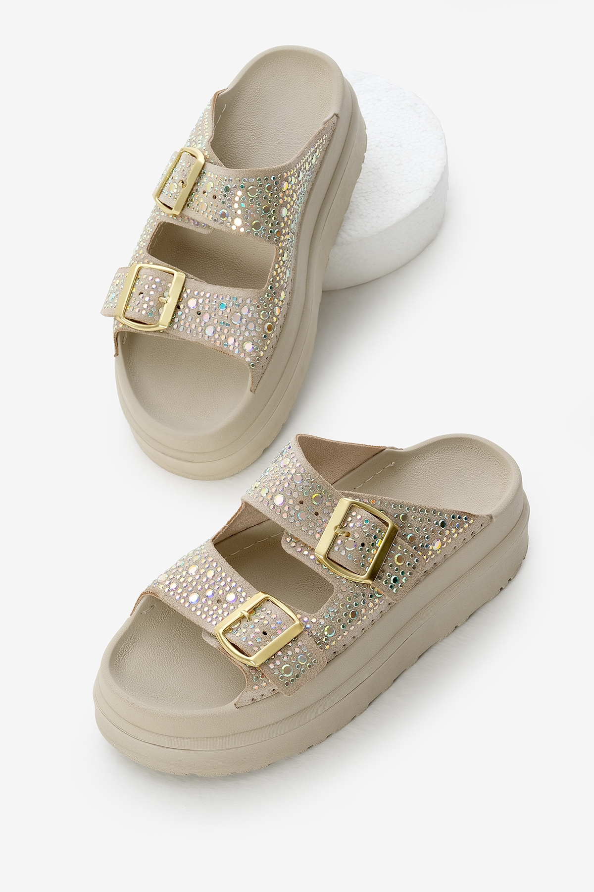 Kadın Bej Yüksek Poli Taban Taşlı Çift Bantlı Tokalı Terlik - Görsel 2