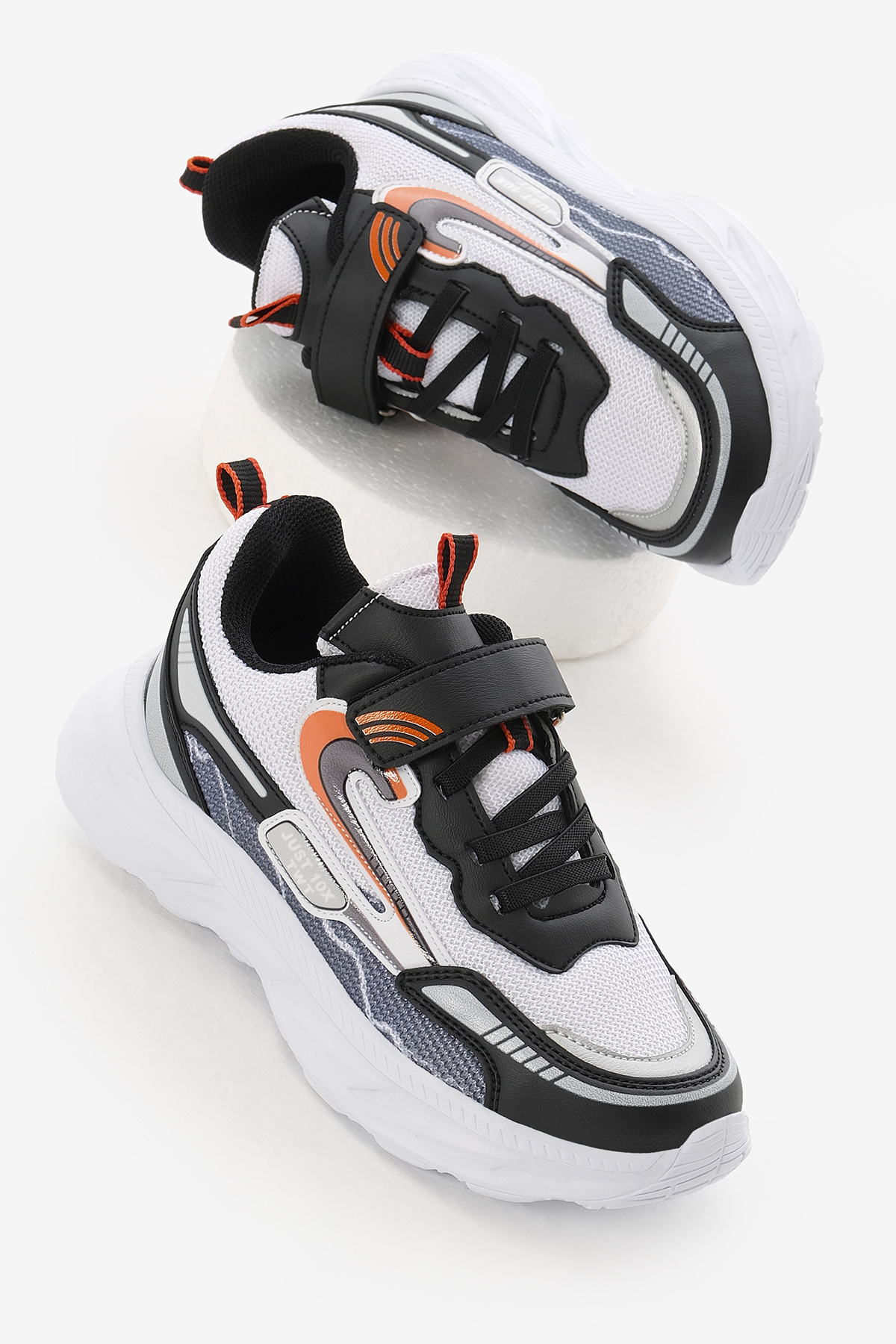 Çocuk Unisex Siyah Beyaz EVA Faylon Taban Desenli Cırtlı Lastik Bağcıklı Spor Ayakkabı - Görsel 2