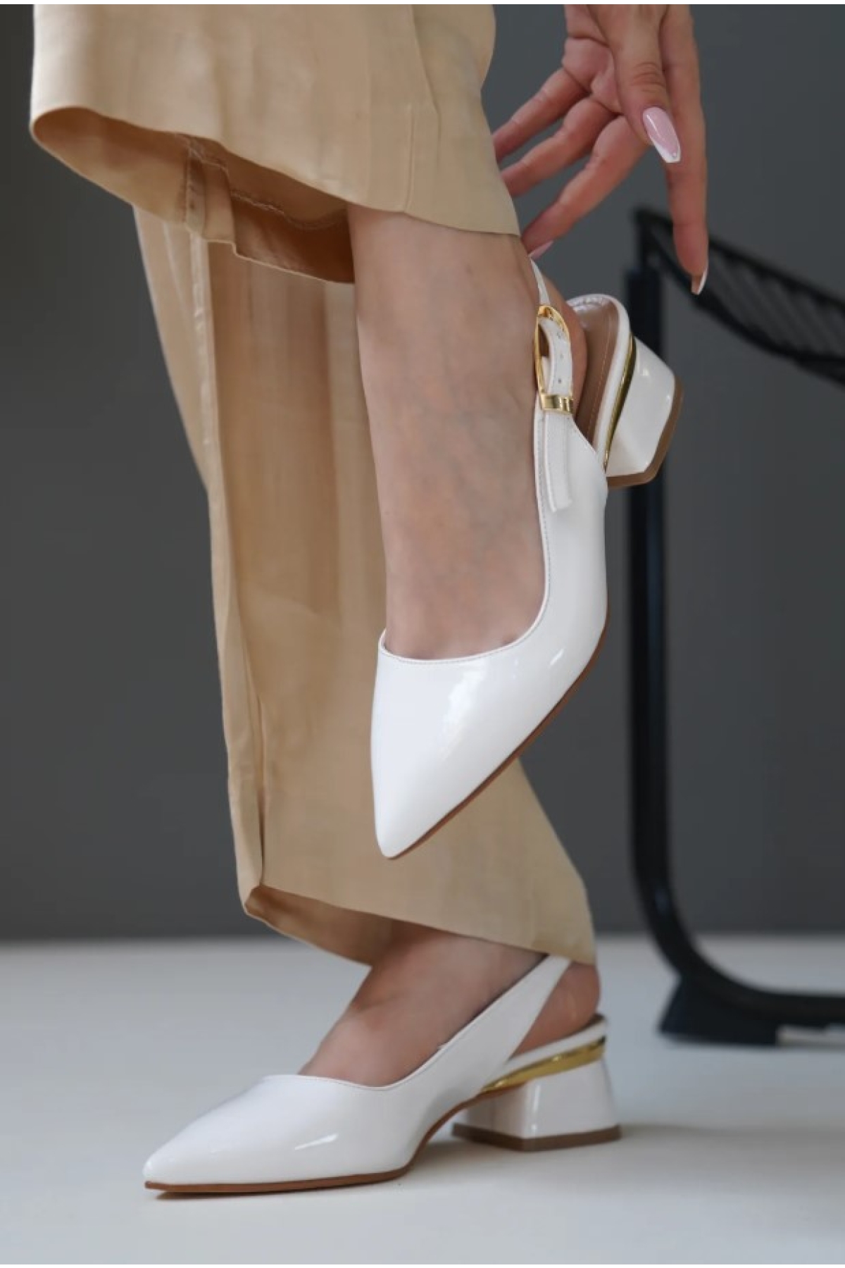 Toka Detaylı Topuklu Arkası Açık Klasik Kadın Topuklu Ayakkabı Ayakkabı - Görsel 3