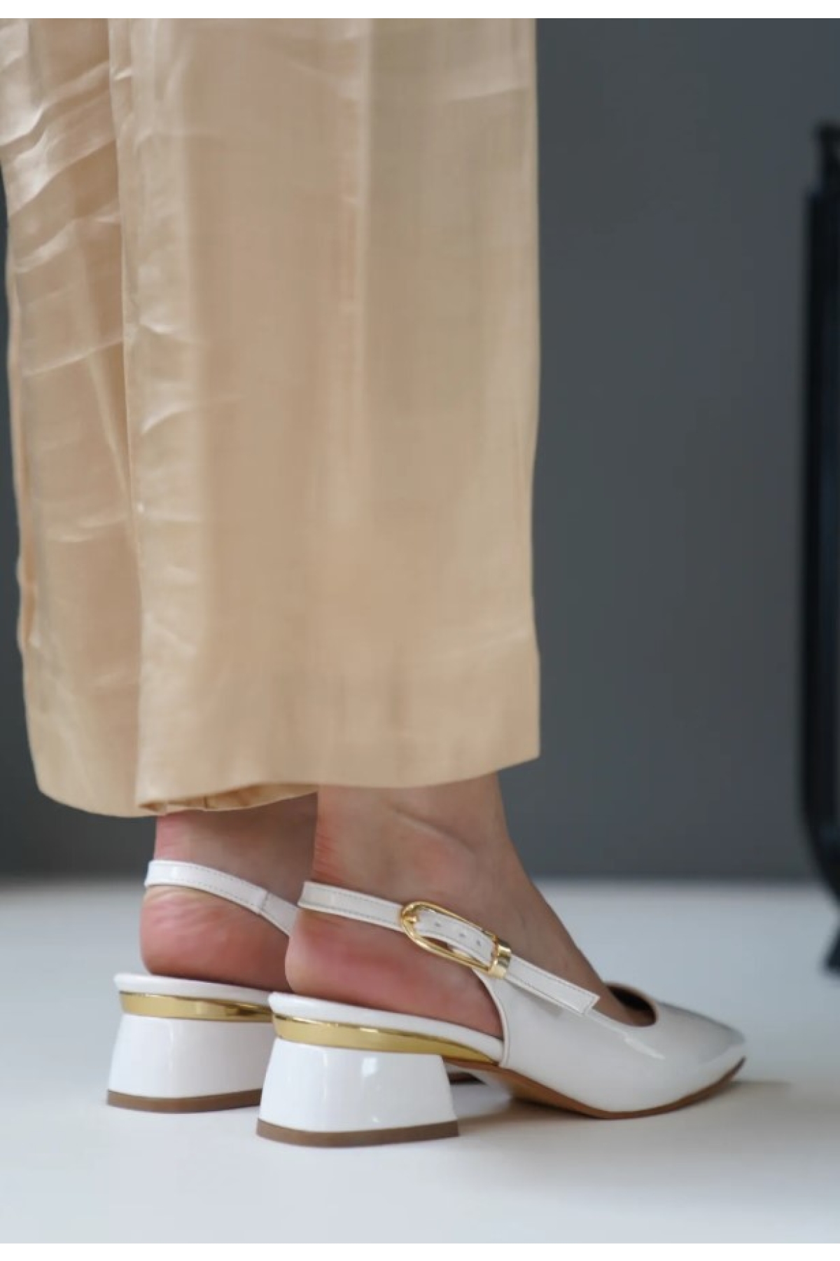 Toka Detaylı Topuklu Arkası Açık Klasik Kadın Topuklu Ayakkabı Ayakkabı - Görsel 5