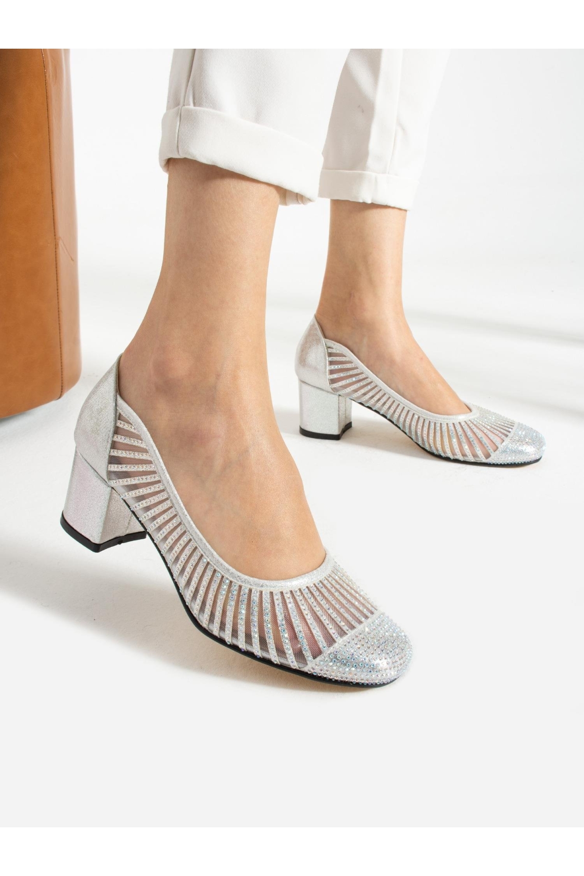 Lazer Detaylı Taşlı Kadın Klasik Topuklu Ayakkabı - Görsel 3