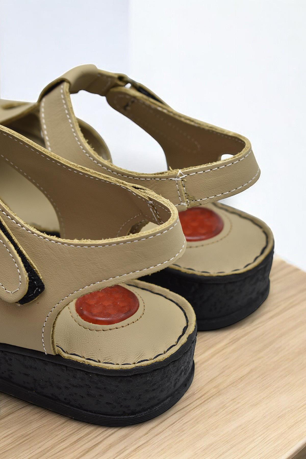 204 TAM ORTOPEDİK Hakiki Deri Kadın Sandalet Topuk Jel Taban Kadın Deri Sandalet - Görsel 7