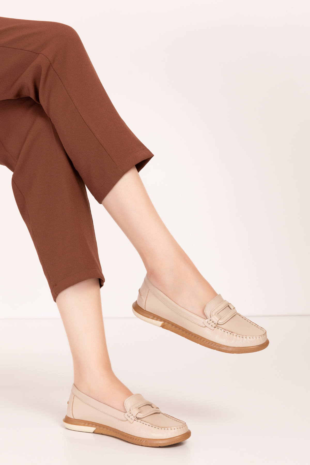 Gondol Kadın Hakiki Deri Günlük Rahat Klasik Ayakkabı hl.24105 - Görsel 6