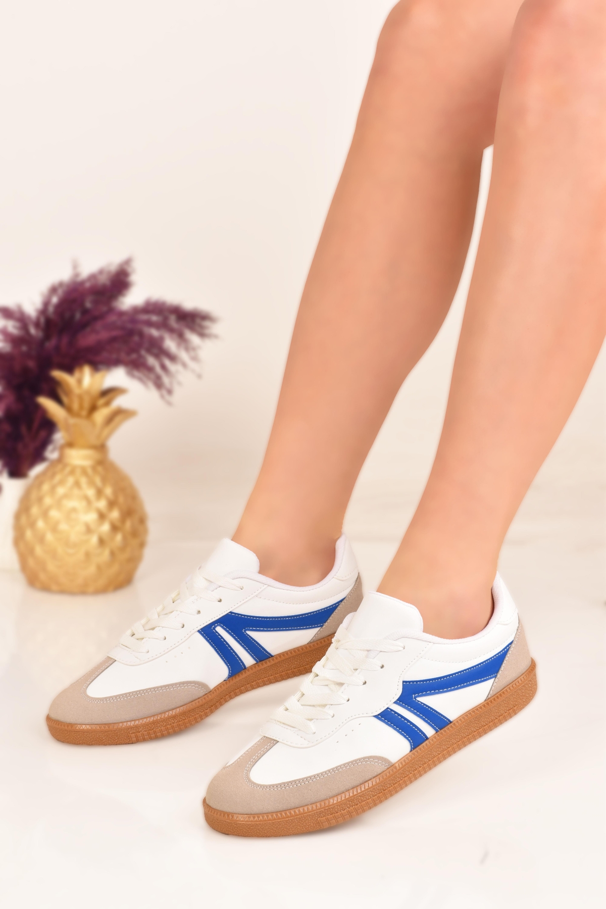 Süet Detay Kaydırmaz Tabanlı Günlük Stil Kadın Spor Ayakkabı - Görsel 2