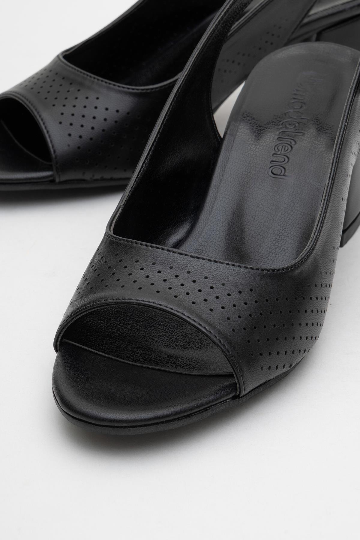 Zımbalı Açık Kadın Topuklu Sandale SİYAH CİLT - Görsel 4