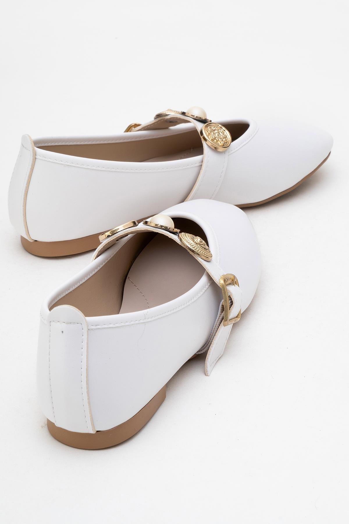 Kadın Kemerli Armalı Tek Biyeli Küt Burunlu Babet BEYAZ - Görsel 5