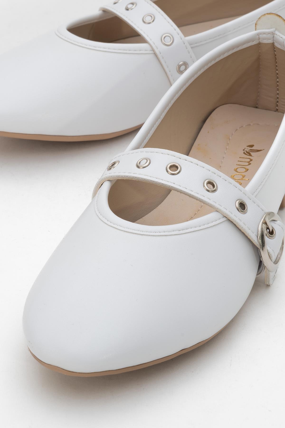 Kadın Tek Biyeli Tokalı Babet BEYAZ - Görsel 4
