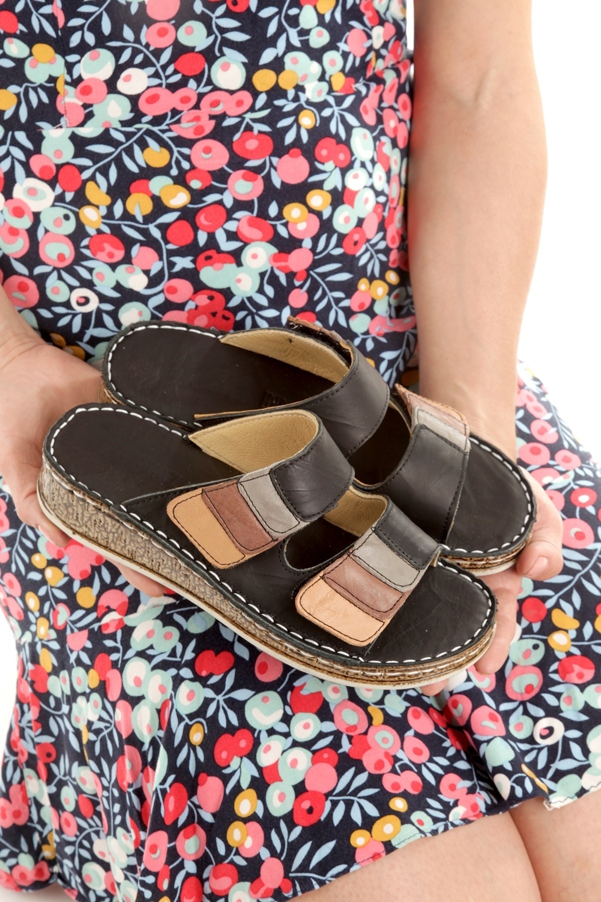 Crea Çok Renkli Siyah Hakiki Deri Cırtcırtlı Günlük Kadın Terlik - Görsel 3