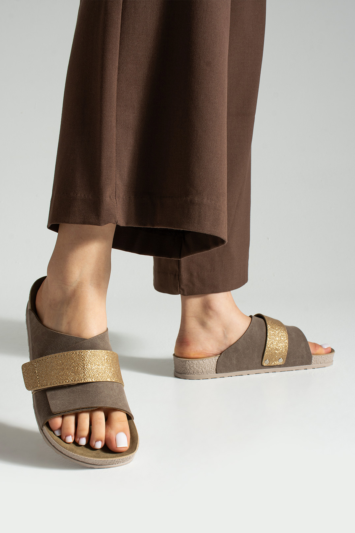 Fenne Anatomik Ortopedik Tek Bantlı Kadın Terlik - Görsel 2