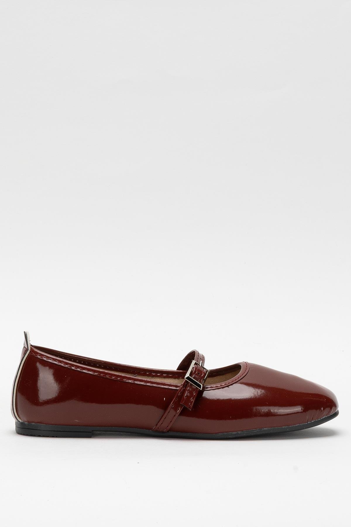 Kadın Kemer Detay Rugan Babet Ayakkabı BORDO - Görsel 2