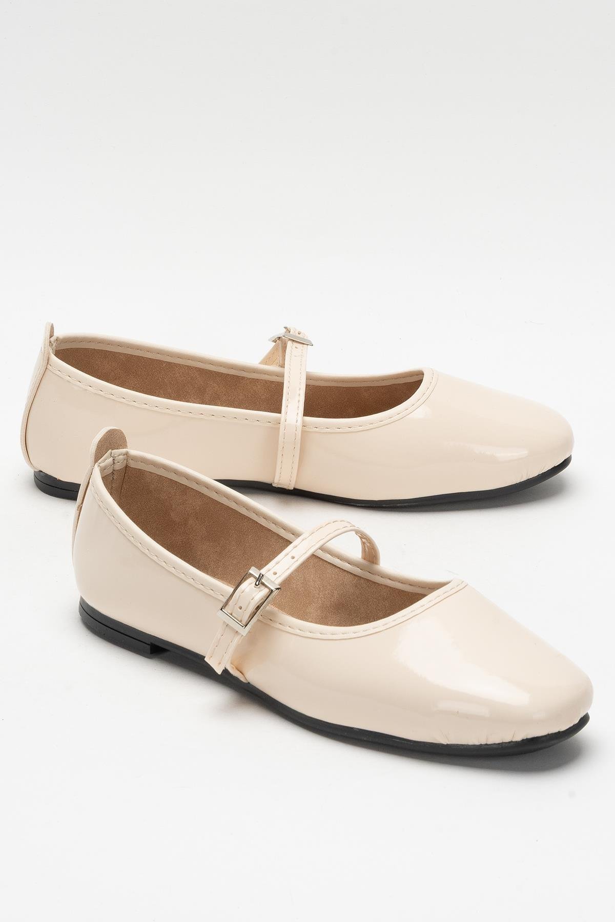 Kadın Kemer Detay Rugan Babet Ayakkabı KREM - Görsel 3