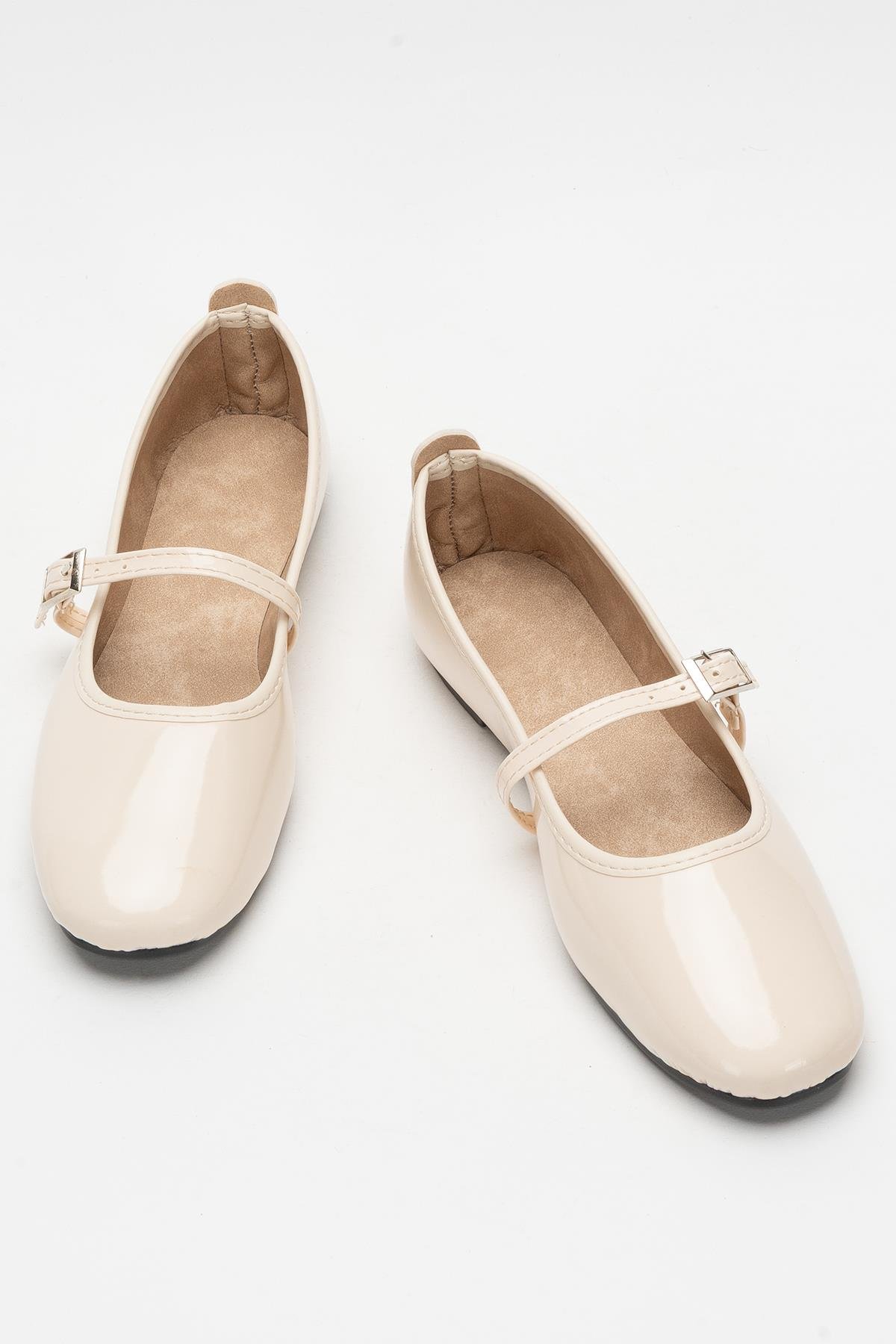 Kadın Kemer Detay Rugan Babet Ayakkabı KREM - Görsel 6