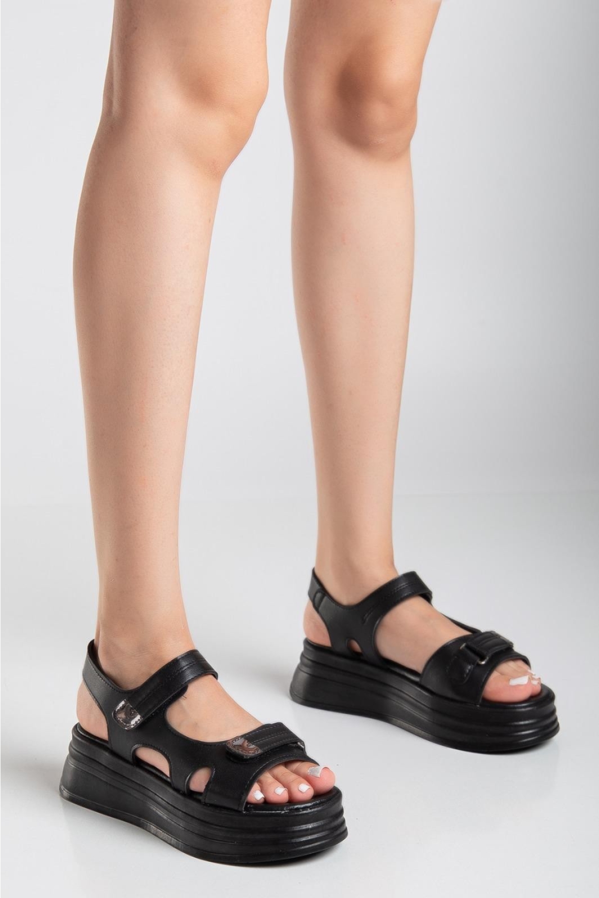 Siyah Cırtlı Kadın Düz Sandalet - Görsel 2
