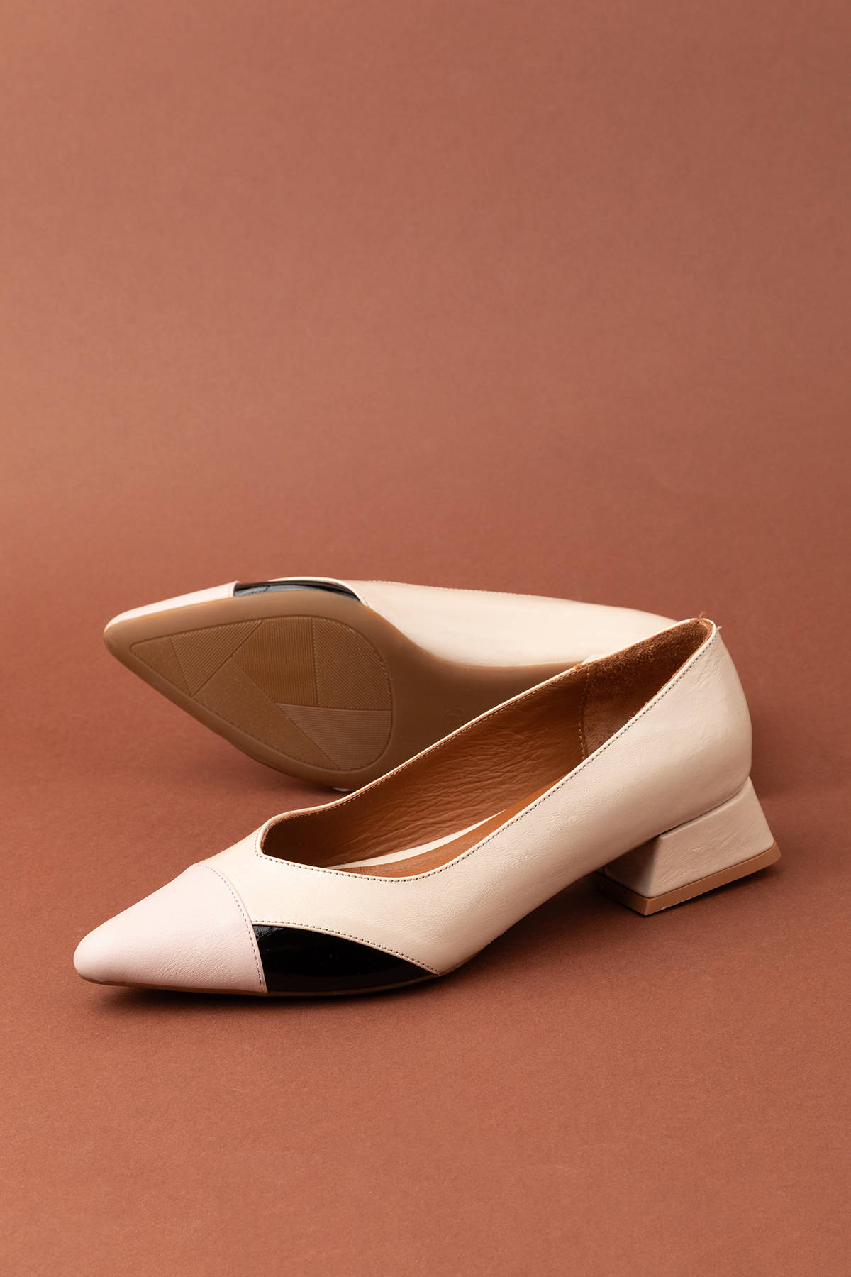 Gondol Kadın Hakiki Deri Şık Kısa Topuklu Ayakkabı md.2 - Görsel 4