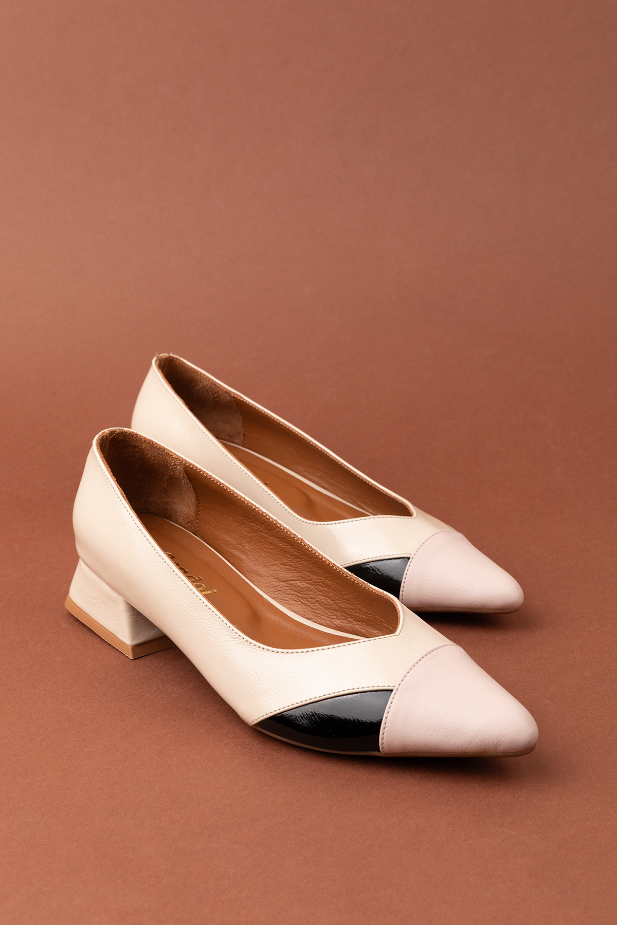 Gondol Kadın Hakiki Deri Şık Kısa Topuklu Ayakkabı md.2 - Görsel 6