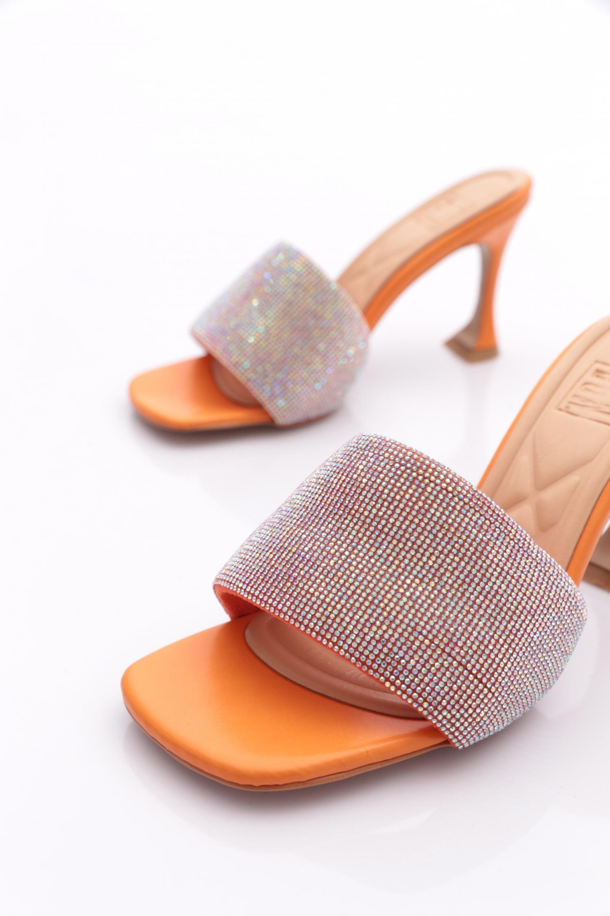 8021 Kadin Silver Taşli Topuklu Terlik - Görsel 5