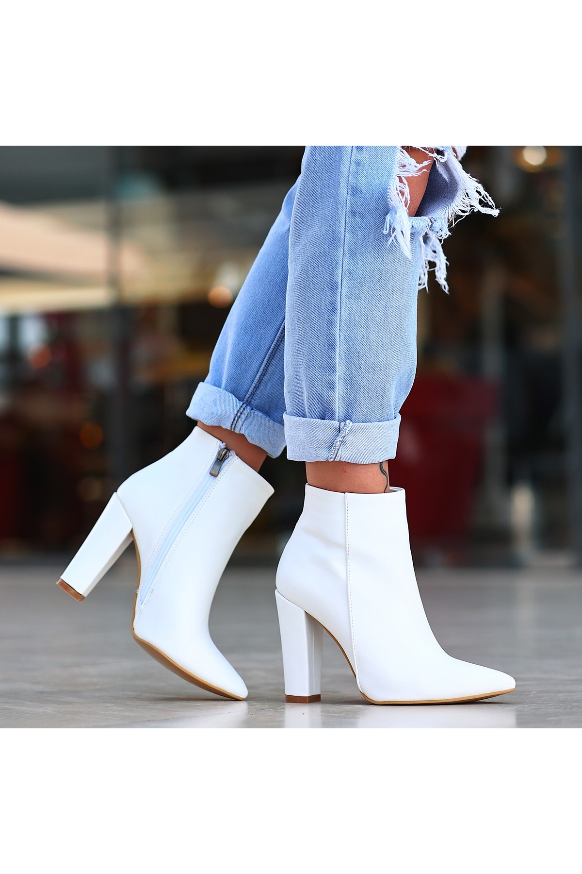 Kadın Beyaz Rugan Desenli Topuklu Bot - Görsel 6