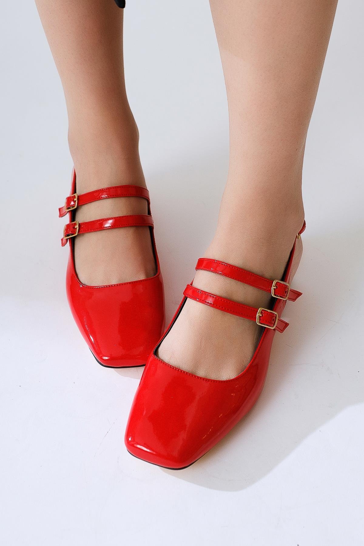 Kırmızı Rugan Çift Bantlı Kısa Kadın Topuklu Günlük Ayakkabı - Görsel 2