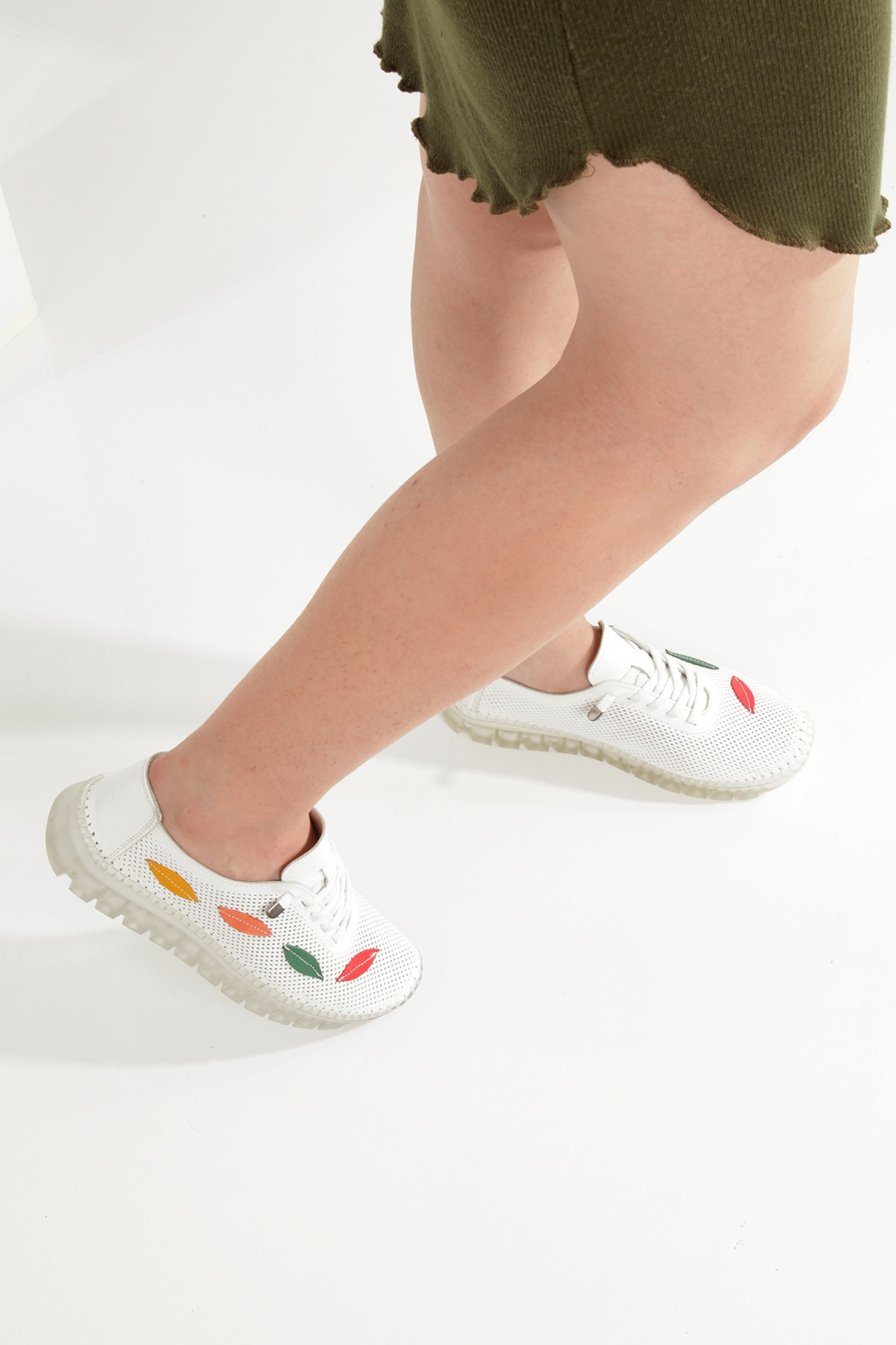 Aryan Beyaz Hakiki Deri Yazlık Delikli Babet Anatomiye Uygun Spor Ayakkabı - Görsel 2