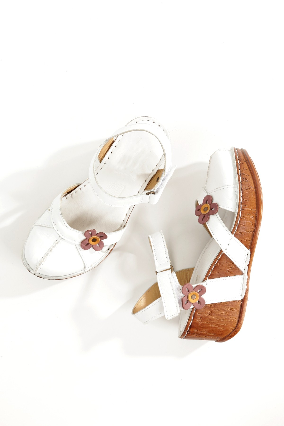 Leyat Beyaz Hakiki Deri Önü Kapalı Sandalet Dolgu Topuklu Yazlık Ayakkabı - Görsel 3