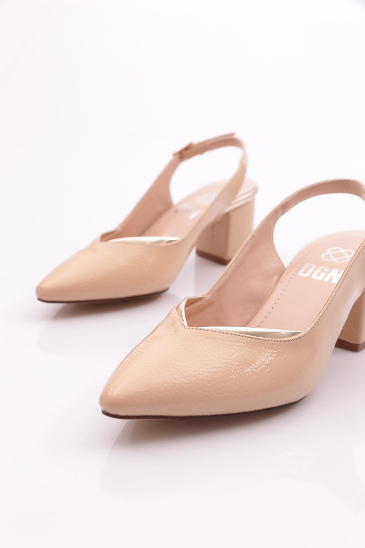K600 Kadin Arkasi Açik Sivri Burun Topuklu Ayakkabi - Görsel 5