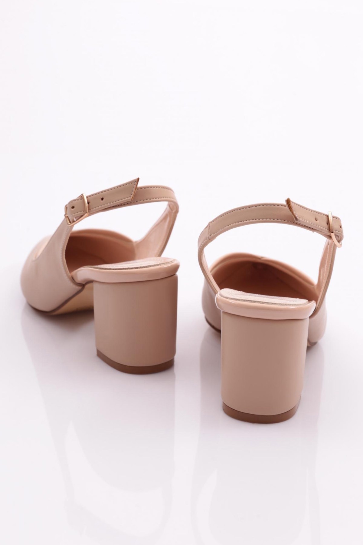 K600 Kadin Arkasi Açik Sivri Burun Topuklu Ayakkabi - Görsel 4