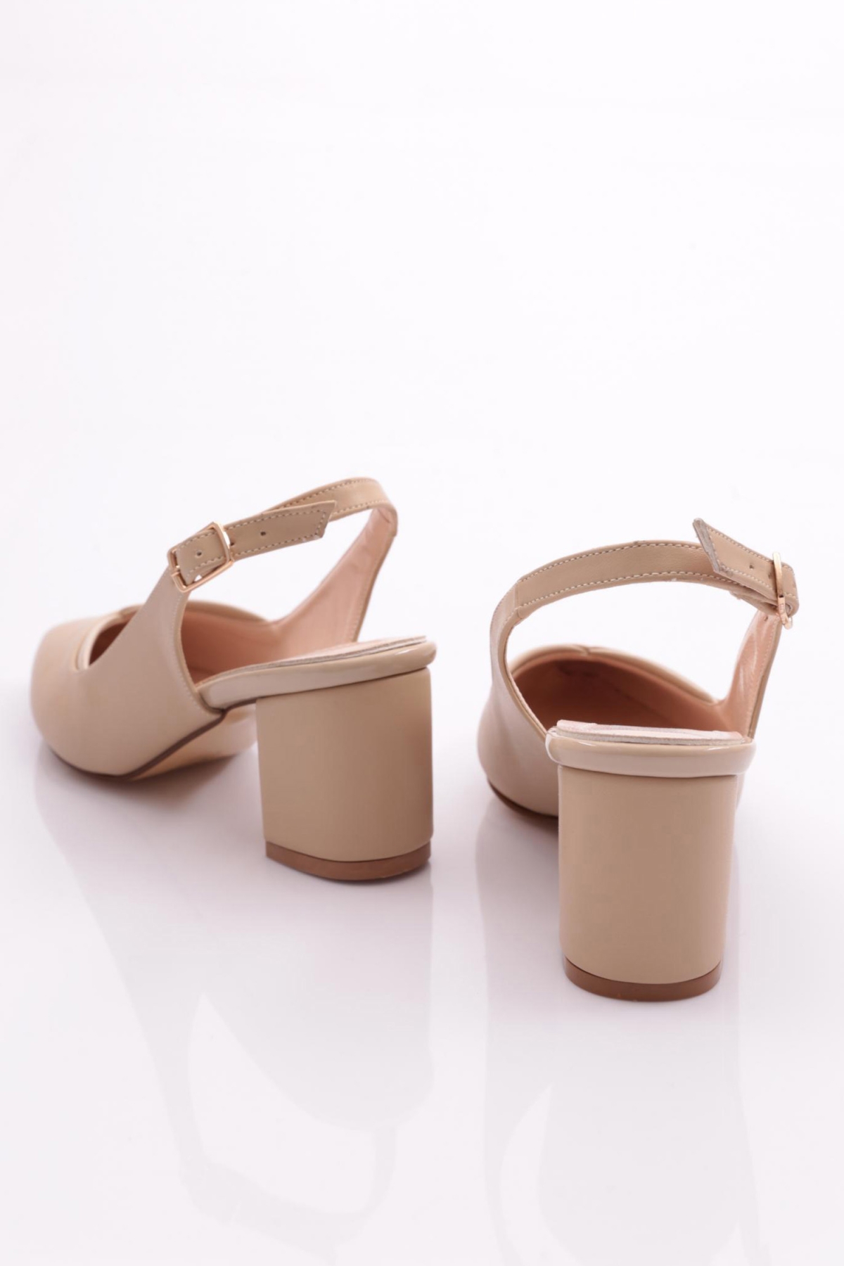 K600 Kadin Arkasi Açik Sivri Burun Topuklu Ayakkabi - Görsel 4