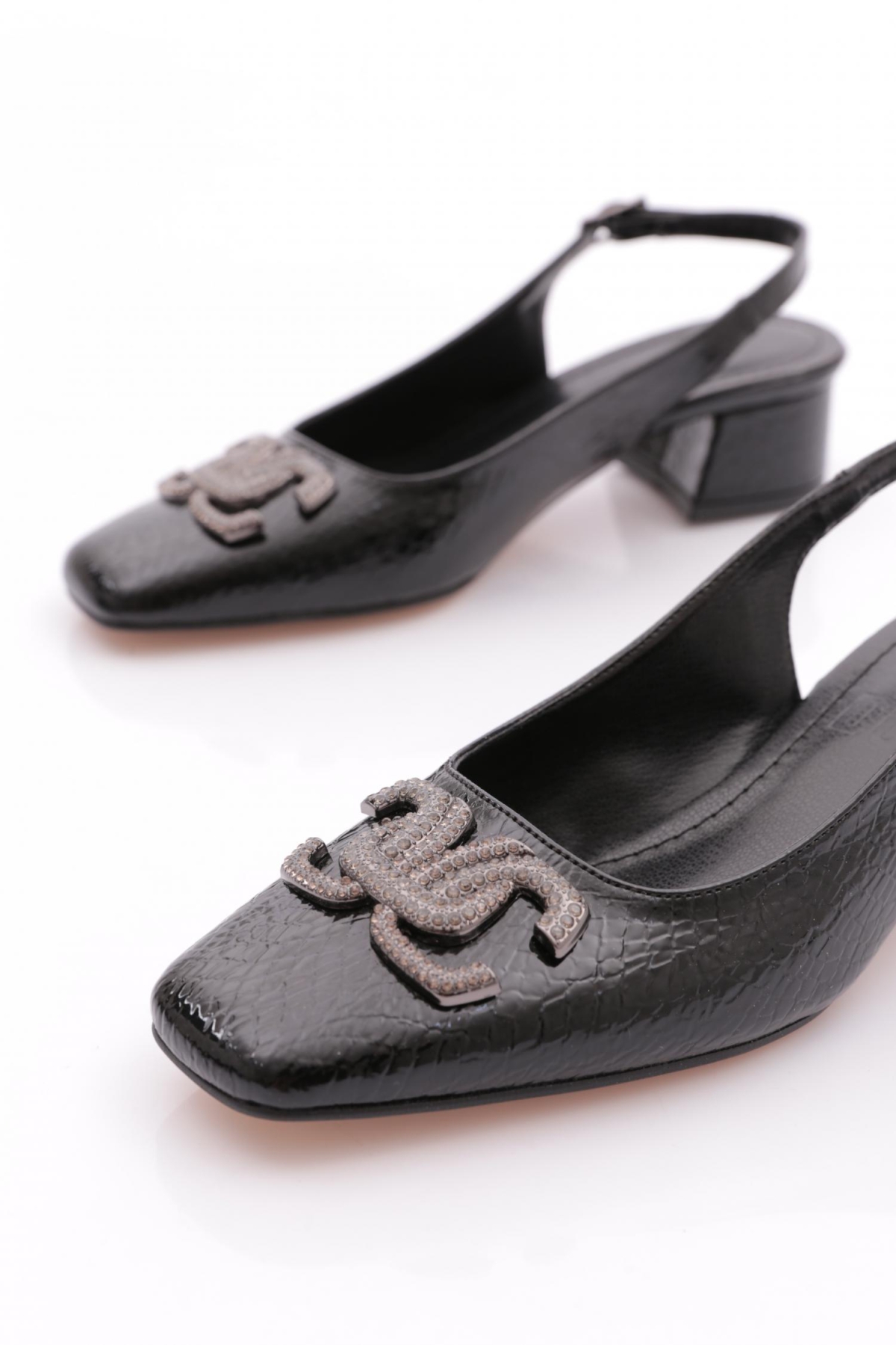 K39 Kadin Arkadan Bağlamali Tokali Topuklu Ayakkabi - Görsel 5