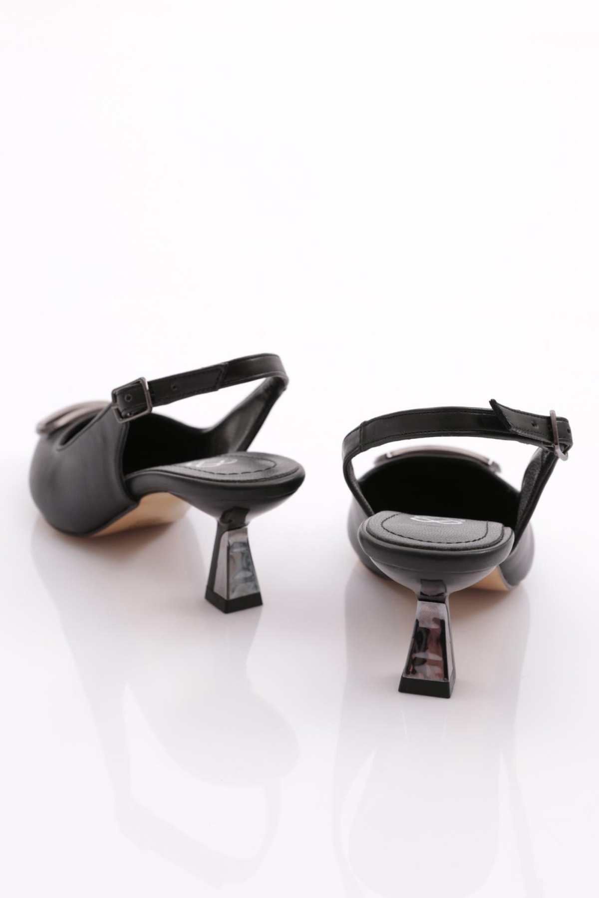 K16 Kadin Arkasi Açik Topuklu Ayakkabi - Görsel 4