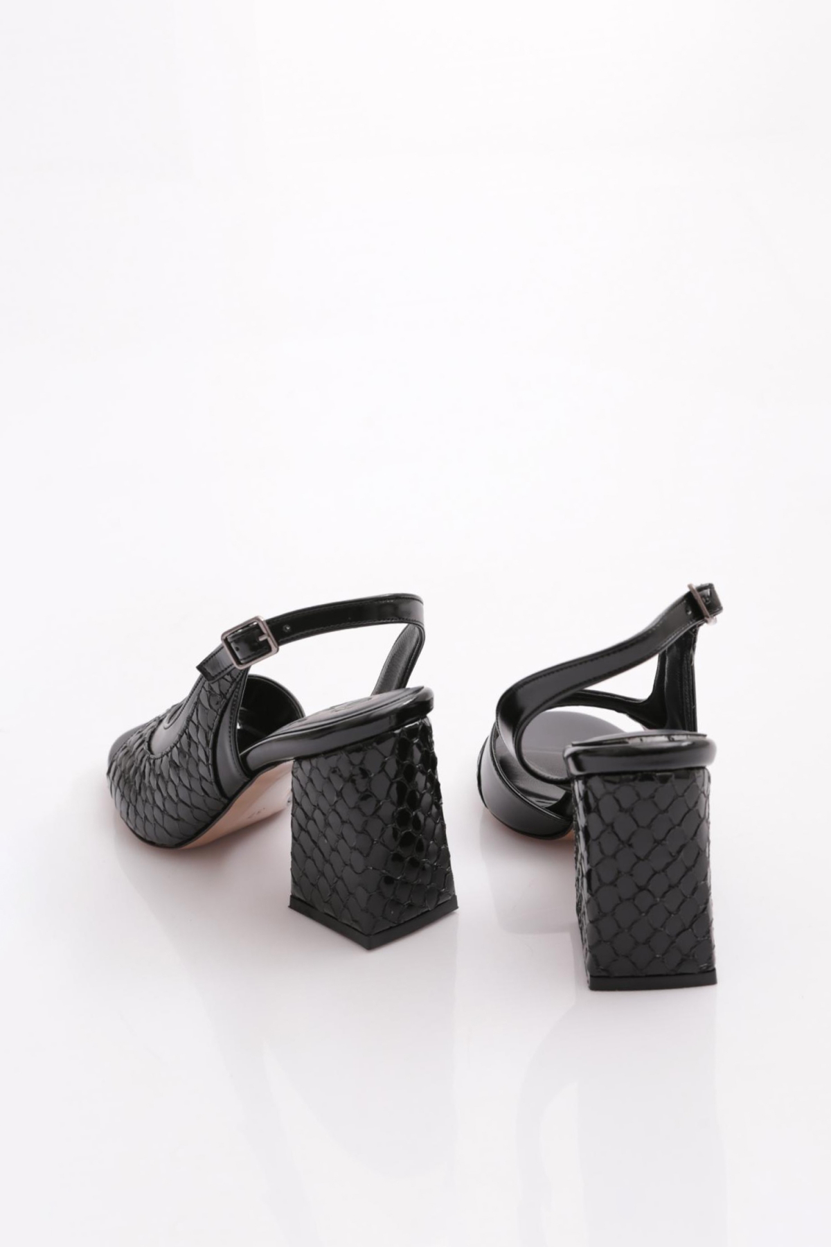 703 Kadin Arkadan Bağlamali Topuklu Ayakkabi - Görsel 4