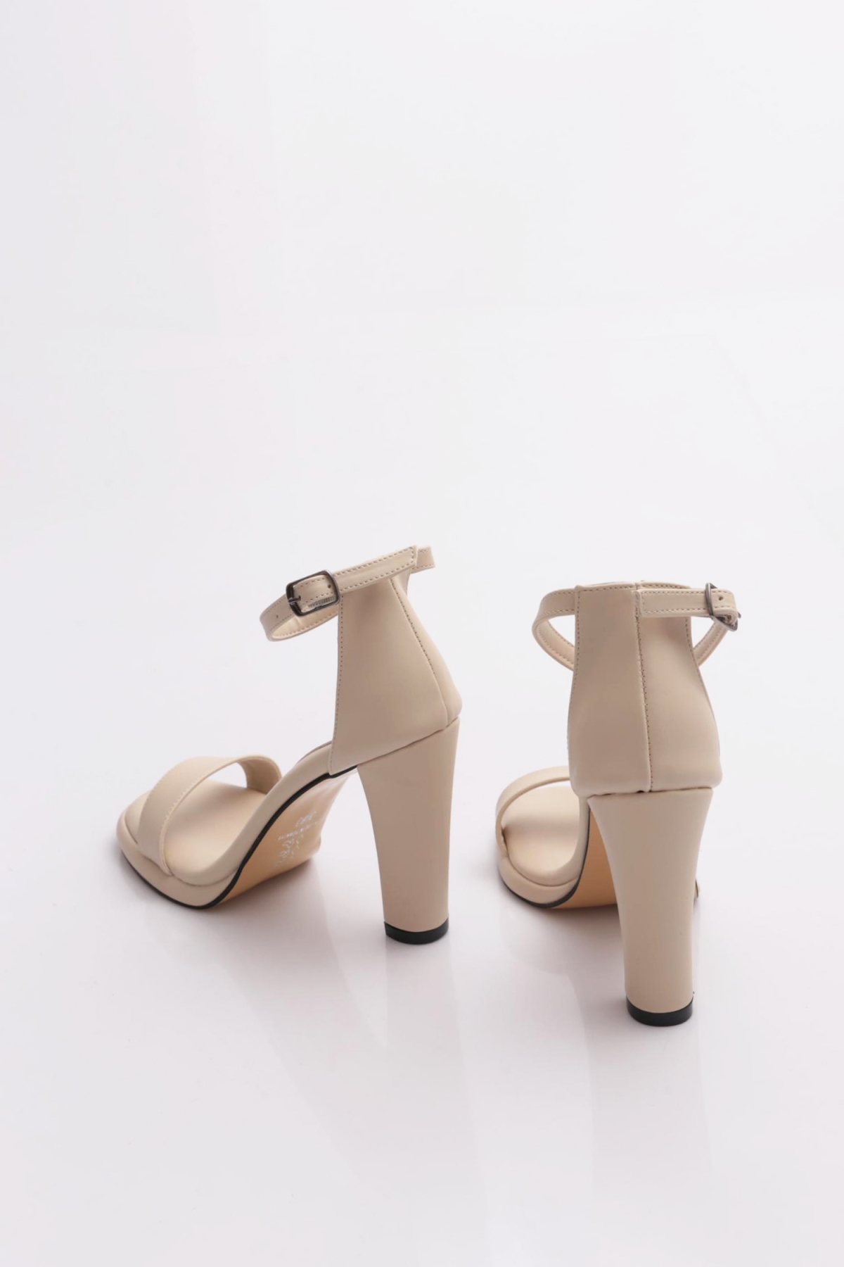 1752 Kadin Topuklu Ayakkabi - Görsel 4