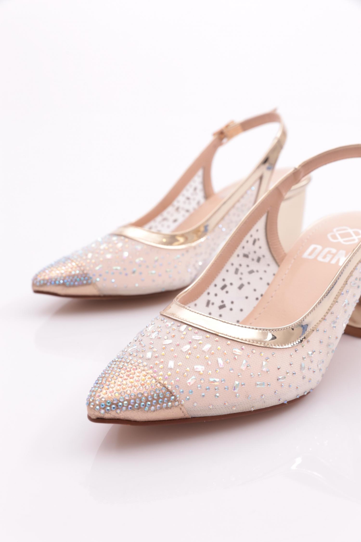 K145 Kadin Sivri Burun Yanlari Transparan Arkasi Kemerli Küt Topuklu Ayakkabi - Görsel 5