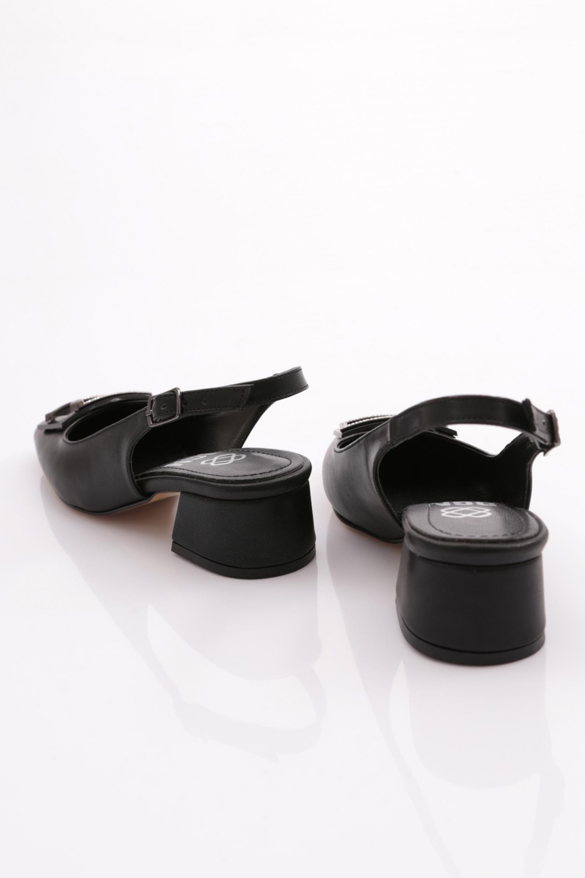 K1 Kadin Arkasi Açik Topuklu Ayakkabi - Görsel 4