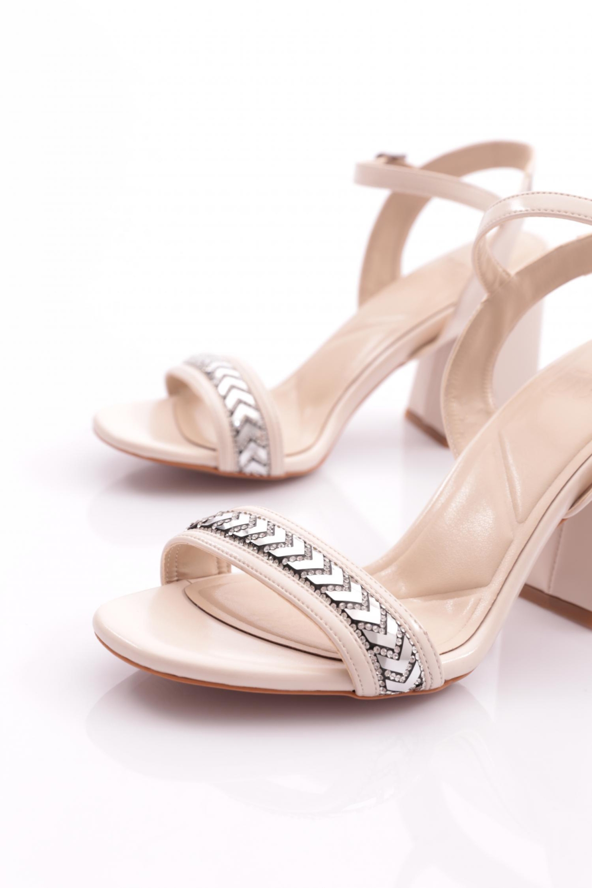 702 Kadin Bilekten Bağlama Topuklu Ayakkabi - Görsel 5