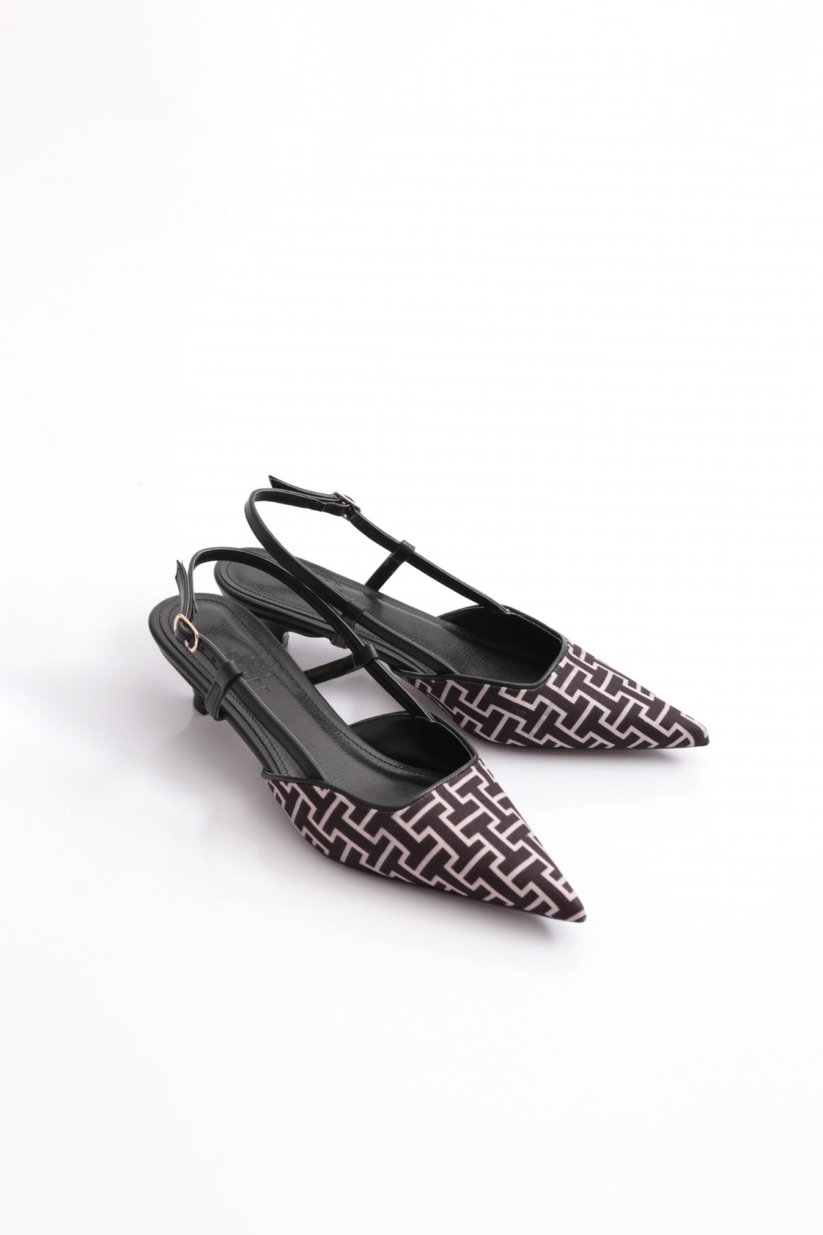 6305-1 Kadin Arkadan Bağlamali Topuklu Ayakkabi - Görsel 3