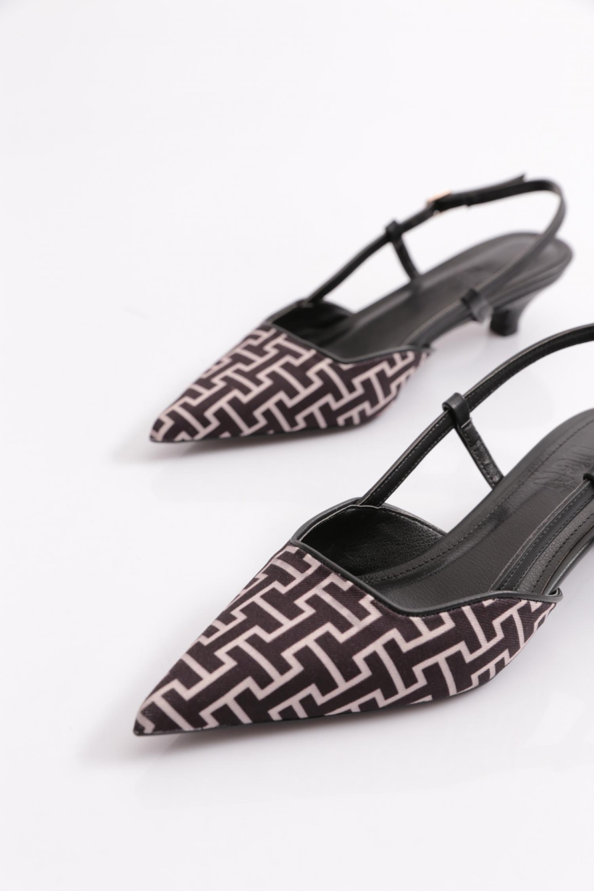 6305-1 Kadin Arkadan Bağlamali Topuklu Ayakkabi - Görsel 5