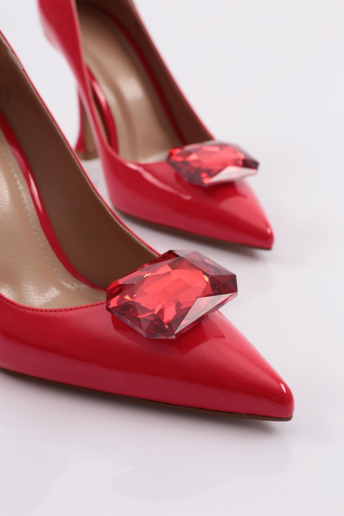 4503 Kadin Sivri Burun Parmak Dekolteli Büyük Kristal Taşli Topuklu Ayakkabi - Görsel 5