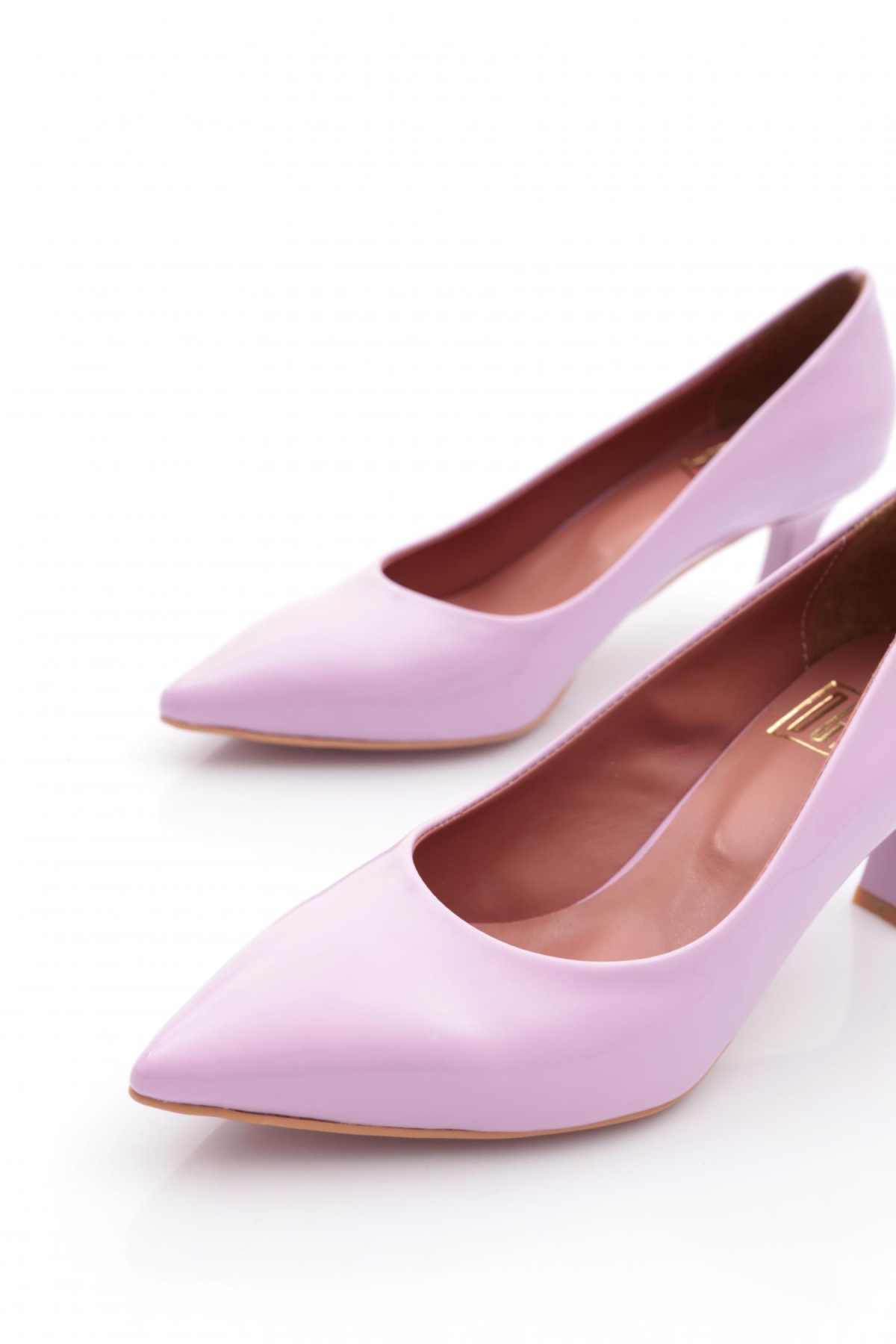 320 Sivri Burun Parmak Dekolteli Topuklu Ayakkabi - Görsel 5