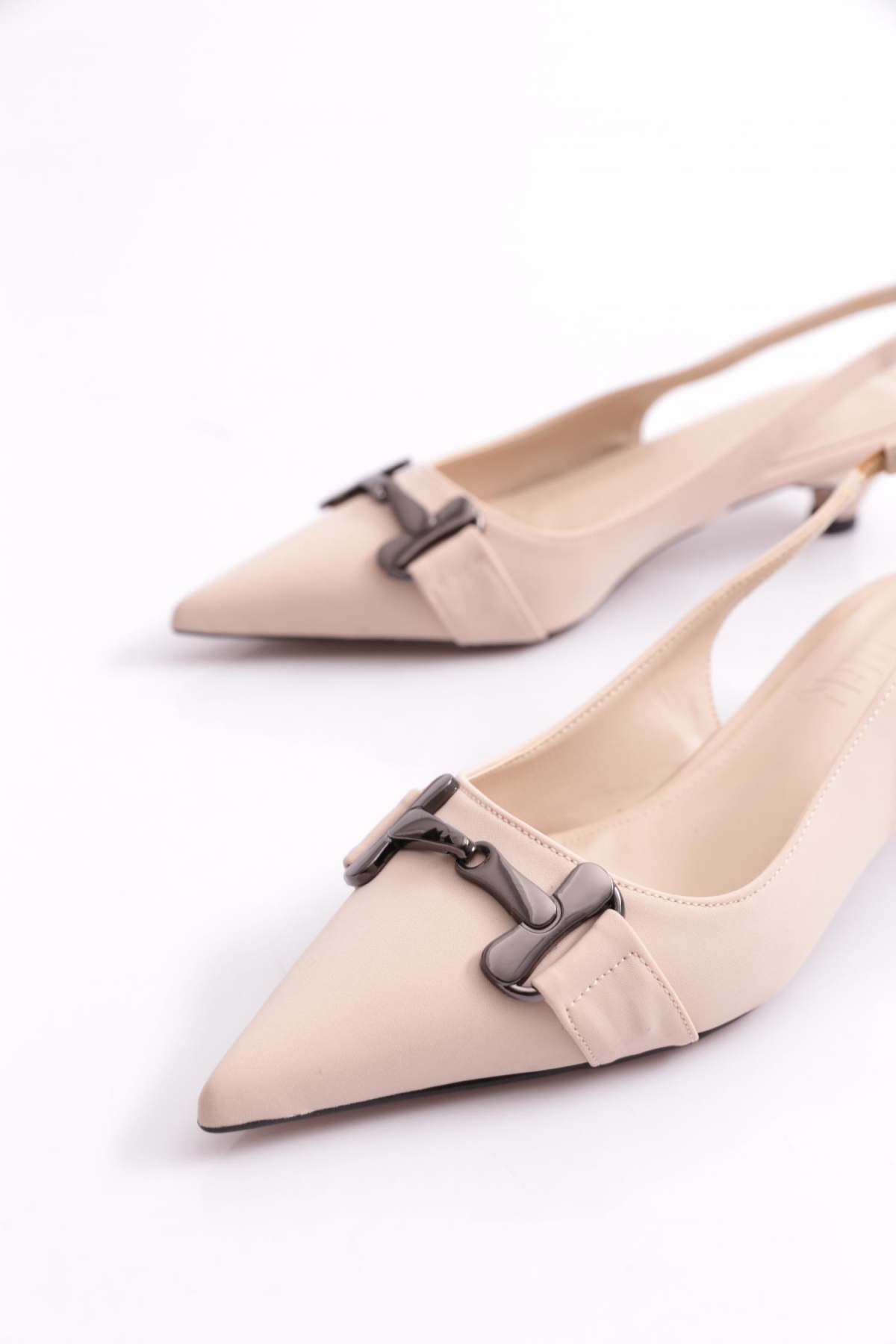 6015 Kadin Metal Aksesuarli Topuklu Ayakkabi - Görsel 5