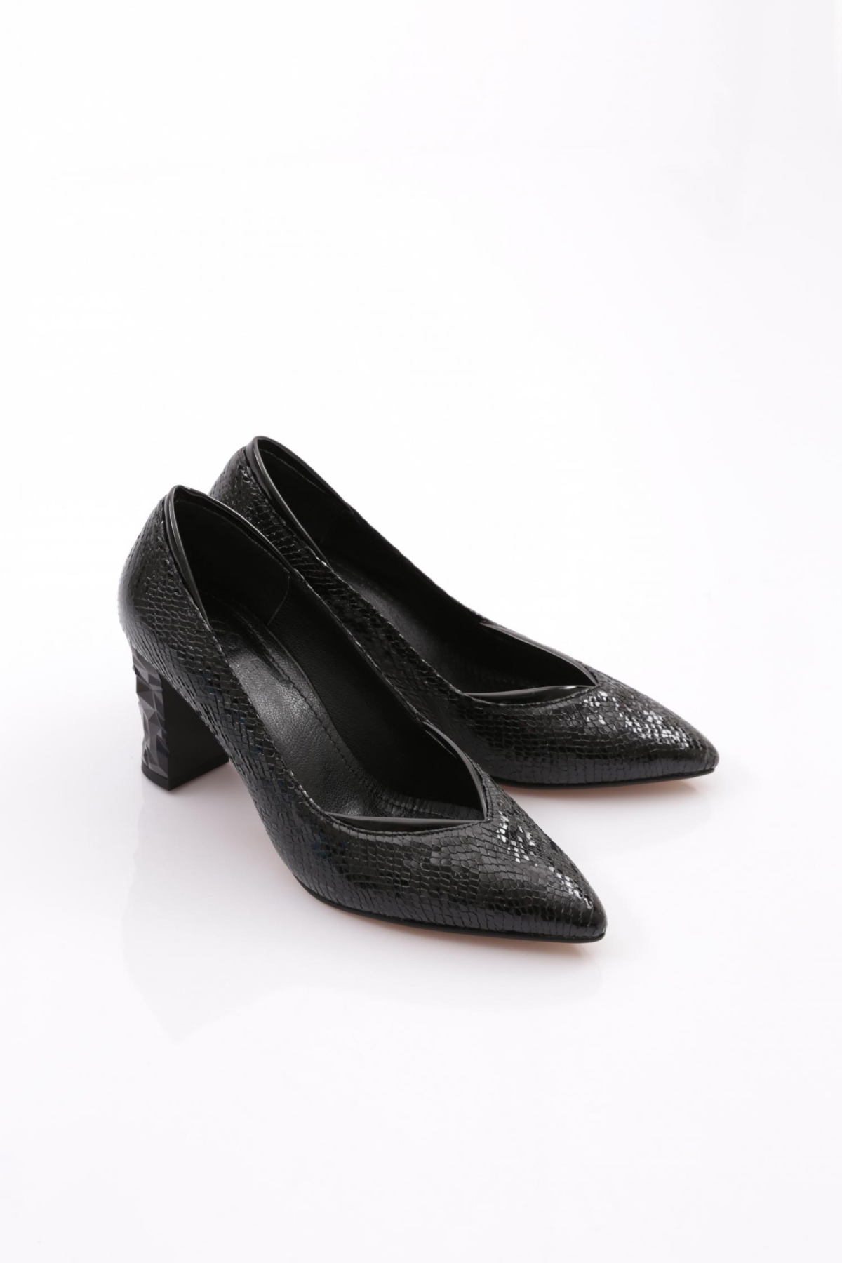 588 Kadin Topuklu Ayakkabi - Görsel 3