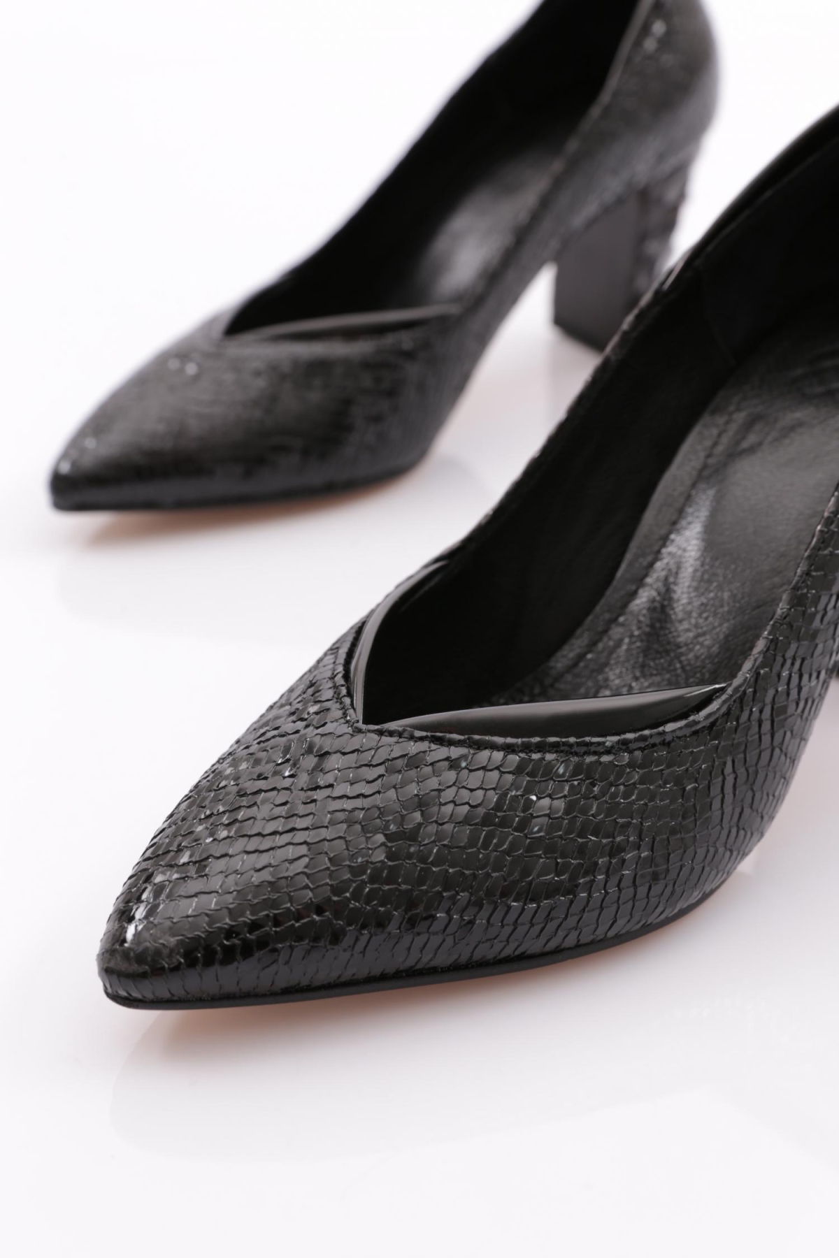 588 Kadin Topuklu Ayakkabi - Görsel 5