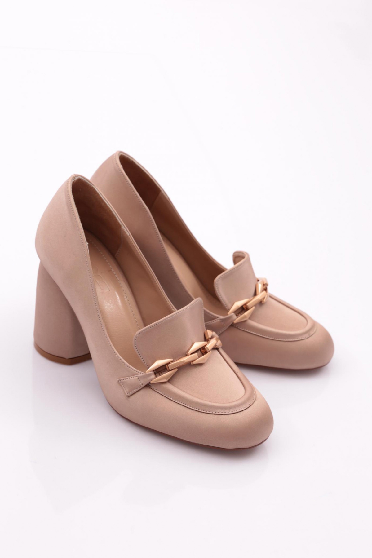 6029 Kadin Demir Aksesuarli Topuklu Ayakkabi - Görsel 3